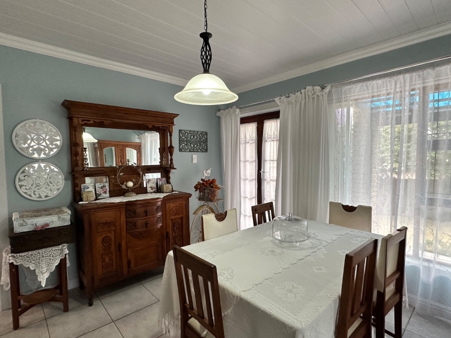 4 Bedroom Property for Sale in Hartenbos Heuwels Western Cape